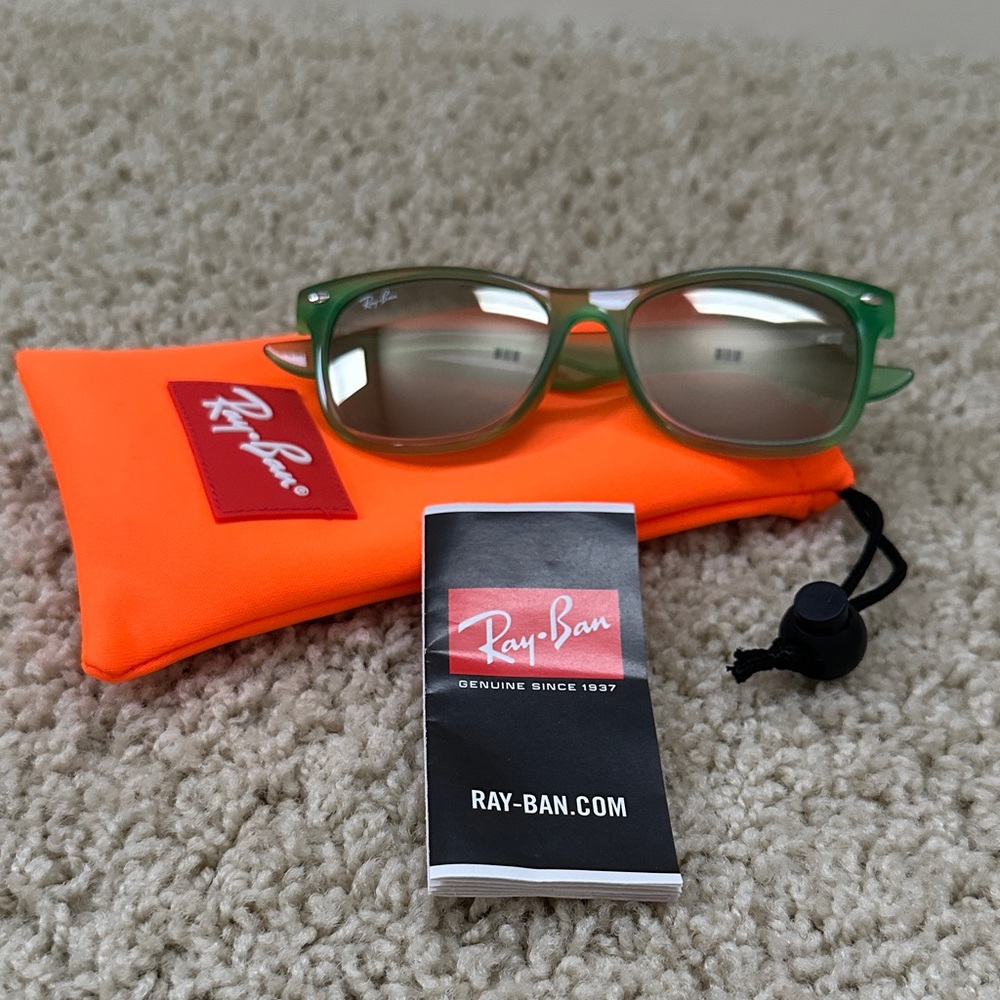 Ray-Ban Green Sunglasses